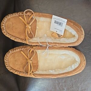 NWT Size 6 Women's Genuine Suede Uppers Moccasins Chestnut color